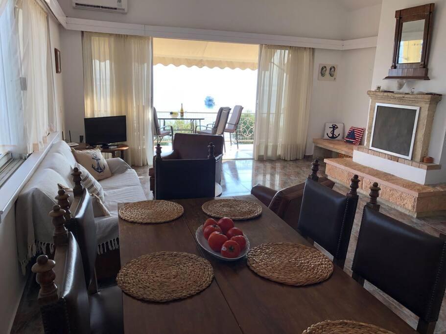 Sea View Apartment With Swimning Pool Mesongí Exterior foto